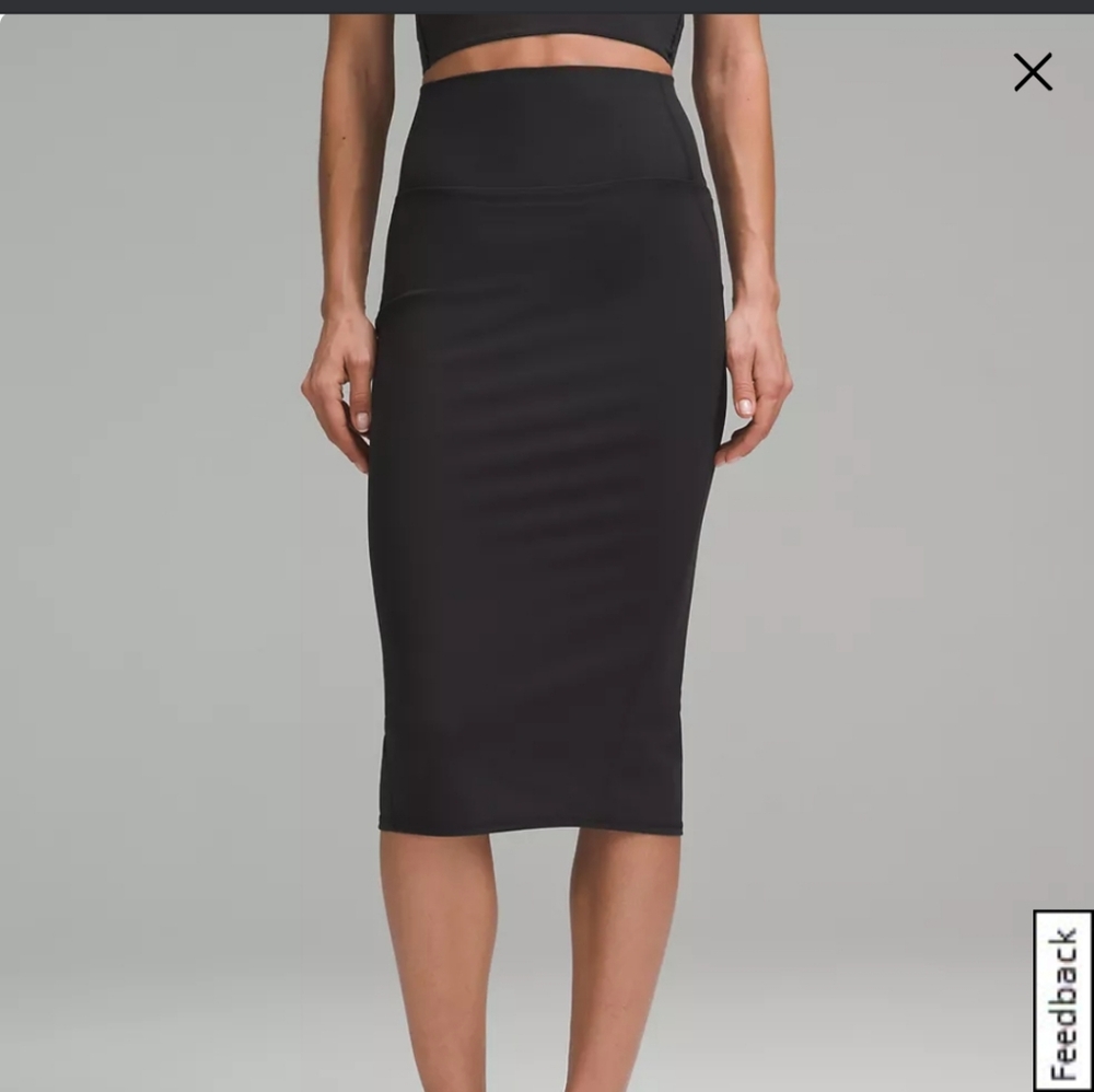 NWT Lululemon Black NULU Slim-Fit HR  Skirt Sz 4